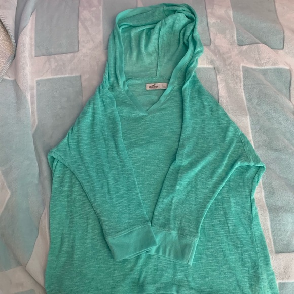 SOLD NWOT HOLLISTER Lightweight Hoodie - Picture 1 of 5